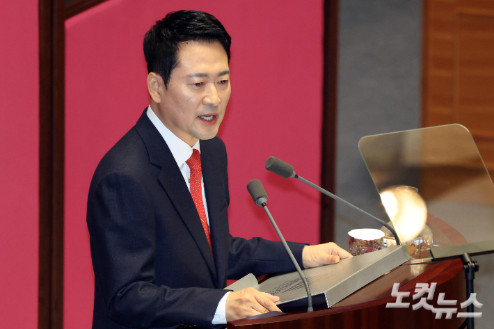 국민의힘 장동혁 대표가 4일 서울 여의도 국회에서 열린 제432회국회(임시회) 제3차 본회의에서 국정에 관한 교섭단체대표연설을 하고 있다. 윤창원 기자