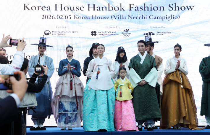 코리아하우스에서 펼쳐진 한복 패션쇼. 연합뉴스