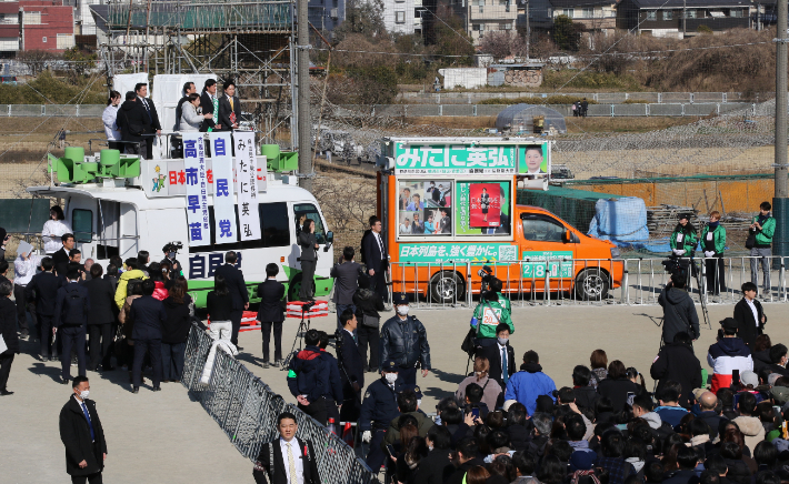 다카이치 사나에 일본 총리가 중의원 선거(총선)를 앞두고 지난달 31일 가나가와현 요코하마시에서 집권 자민당 후보 지원 유세를 하고 있다. 연합뉴스