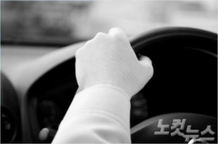 대리기사 차에 매단 채 운전해 숨지게 한 30대…살인 혐의 부인