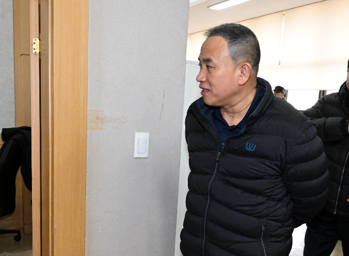 정치자금법 위반 혐의로 기소된 정치 브로커 명태균 씨. 연합뉴스