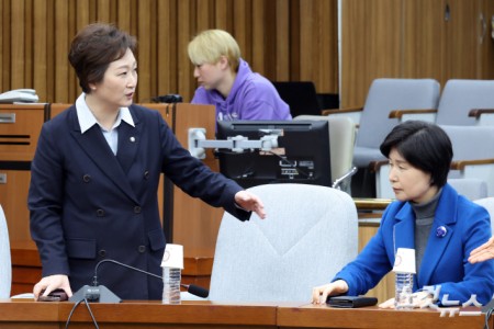 3선의원 간담회 참석하는 이언주 최고위원