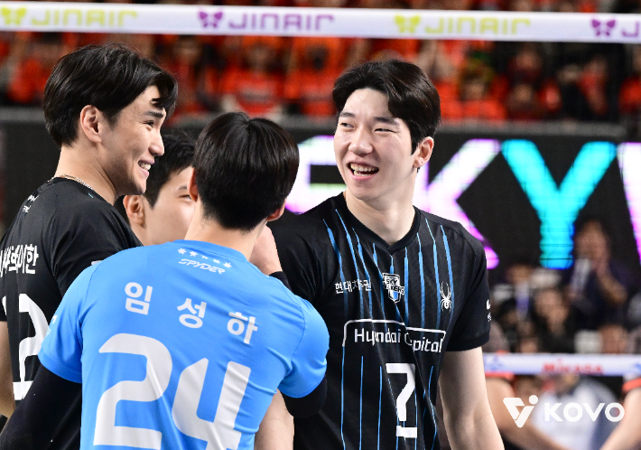 활짝 웃는 허수봉. 한국배구연맹