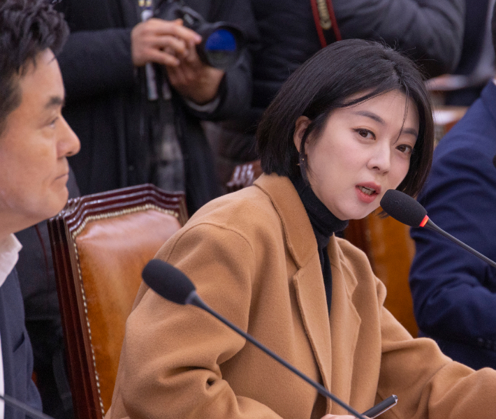 외통위 보임 인사하는 국민의힘 배현진 의원     (서울=연합뉴스) 황광모 기자 = 국민의힘 배현진 의원이 28일 국회에서 열린 외교통일위원회 전체 회의에서 외통위 보임 인사를 하고 있다. 2026.1.28     hkmpooh@yna.co.kr (끝)   <저작권자(c) 연합뉴스, 무단 전재-재배포, AI 학습 및 활용 금지> 연합뉴스