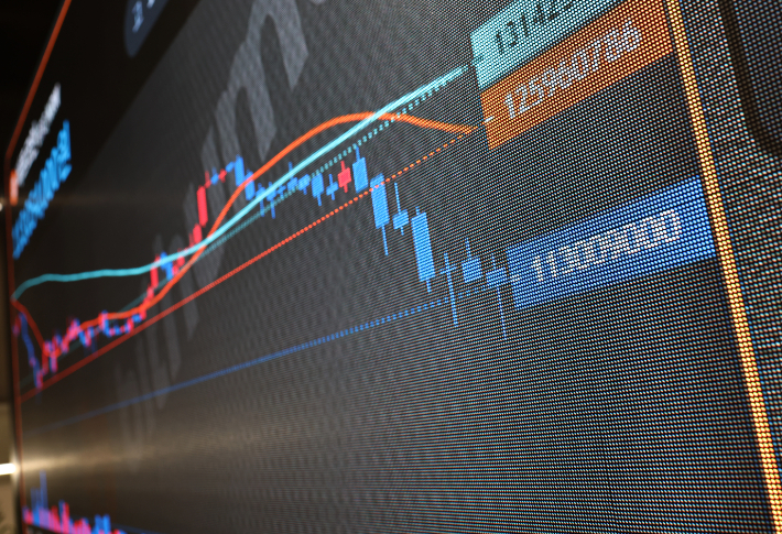 서울 강남구 빗썸 라운지 전광판. 연합뉴스