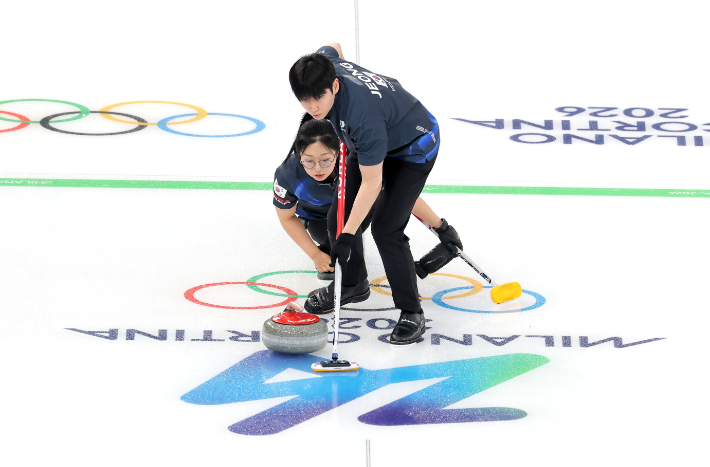 컬링 믹스더블 김선영-정영석 조. 연합뉴스