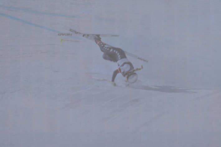 전광판 속 넘어지는 본의 모습. 연합뉴스