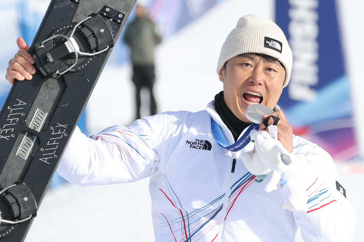 세리머니하는 김상겸. 연합뉴스