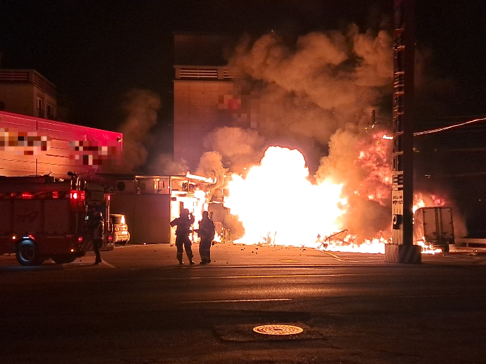 울진 후포 식자재마트 화재. 경북소방본부 제공