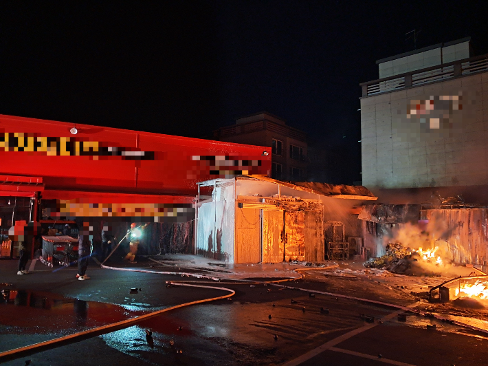 울진 후포 식자재마트 화재. 경북소방본부 제공