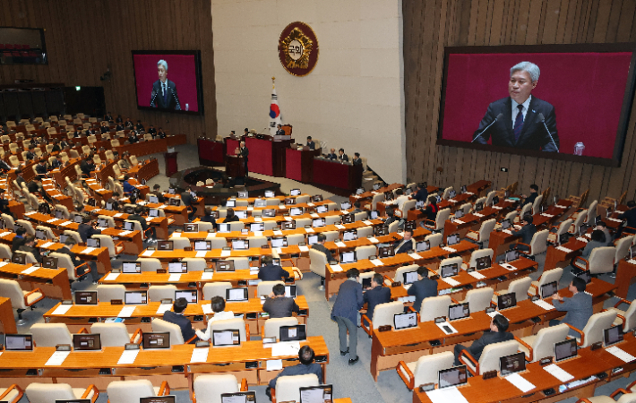 조국혁신당 서왕진 원내대표가 9일 국회에서 열린 본회의에서 비교섭단체 대표 연설을 하고 있다. 연합뉴스