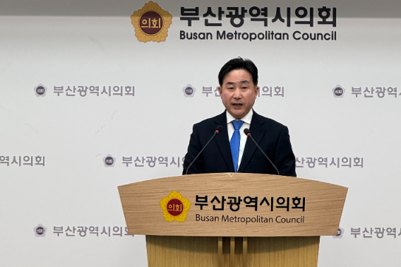 9일 부산 사상구청장 출마기자회견을 열고 있는 더불어민주당 김부민 전 시의원. 부산시의회 제공