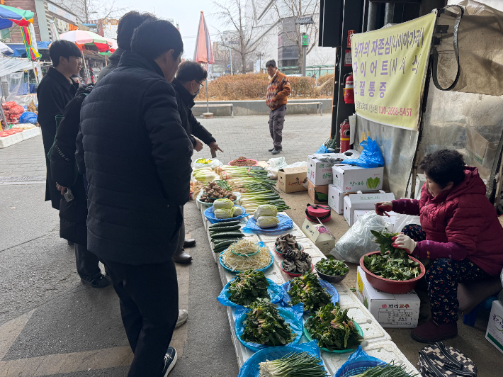 전북 전주시가 설 명절을 앞두고 농산물 원산지 표시에 대한 특별 점검에 나선다. 전주시 제공