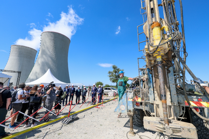 한수원이 지난해 8월 체코 두코바니 원전 부지세부조사 착수식을 개최하고 있다. 한수원 제공 
