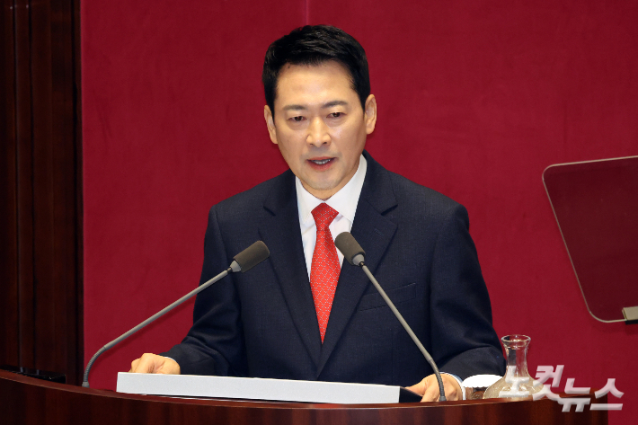 국민의힘 장동혁 대표가 지난 4일 서울 여의도 국회에서 열린 제432회 국회(임시회) 제3차 본회의에서 국정에 관한 교섭단체대표연설을 하고 있다. 윤창원 기자