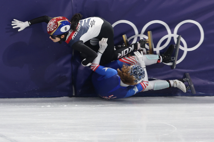 미국 커린 스토더드와 충돌하는 김길리. 연합뉴스