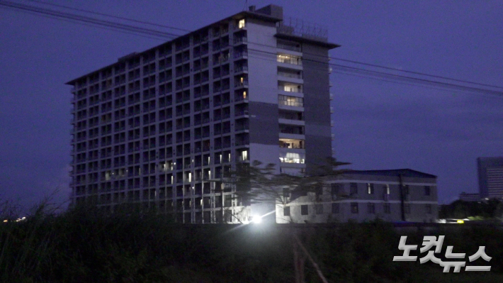 캄보디아에 있는 대규모 범죄단지 외부 전경. 남성경 기자