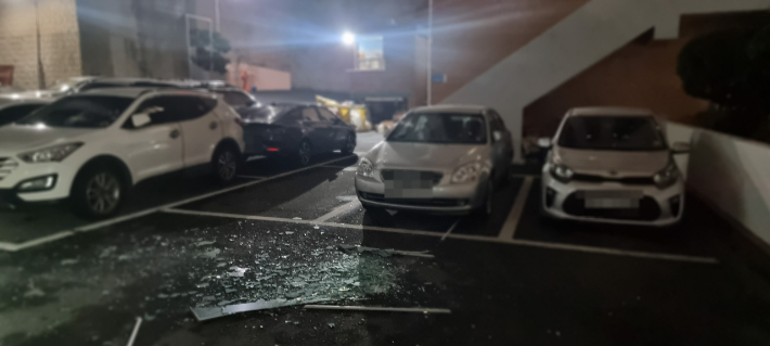 10일 부산 남구의 한 아파트 21층 베란다에서 가스버너가 폭발했다. 부산경찰청 제공 