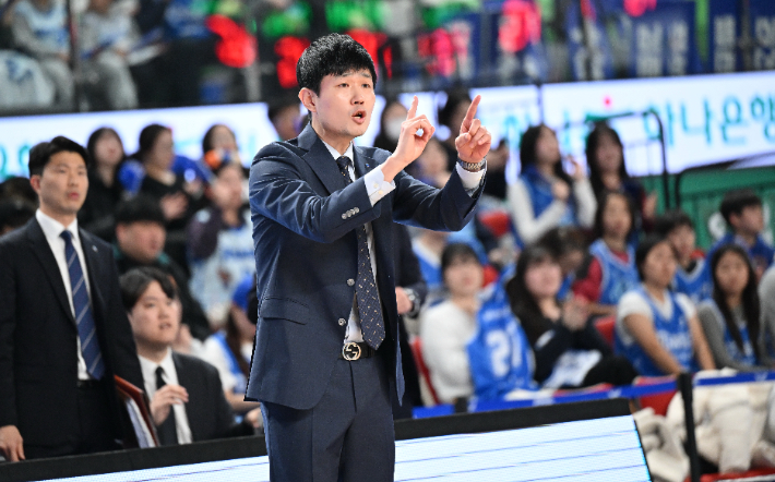 한국가스공사 강혁 감독. KBL 제공