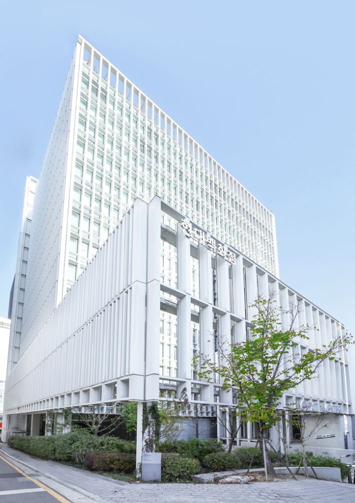 현대백화점은 연결 기준 지난해 영업이익이 3천782억원으로 전년보다 33.2% 증가한 것으로 잠정 집계됐다고 11일 공시했다. 현대백화점그룹 제공