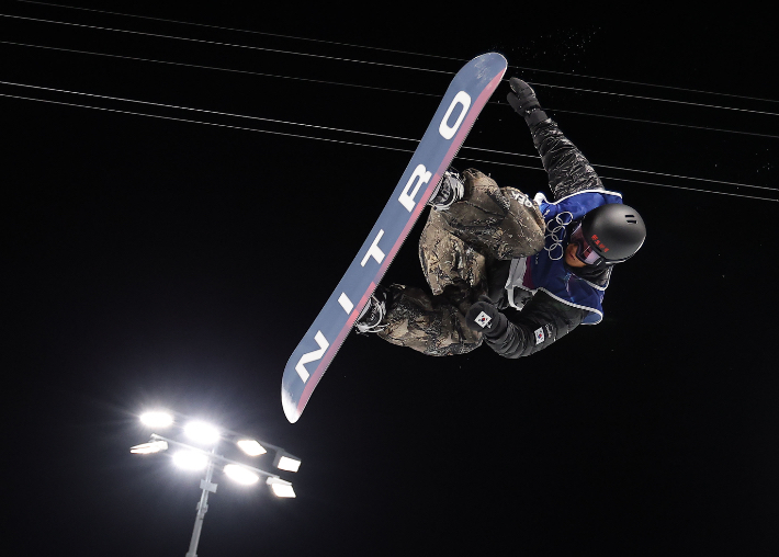 이채운의 하프파이프 묘기. 연합뉴스