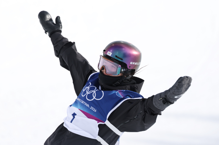 레이스 마친 최가온. 연합뉴스