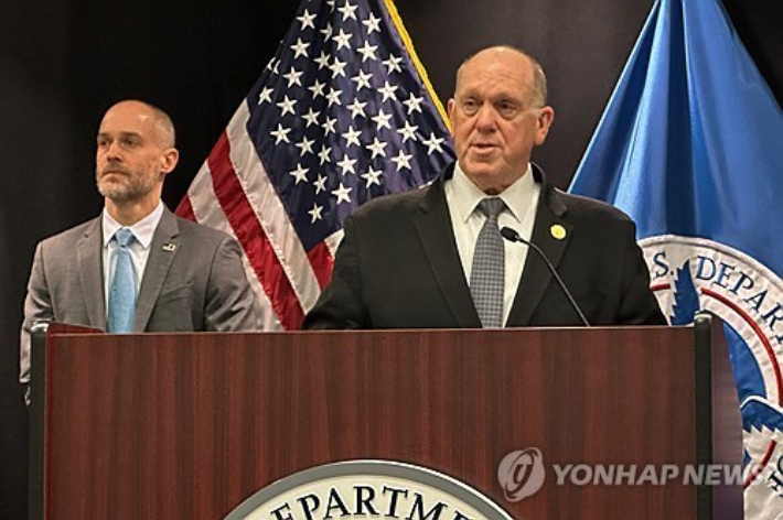 트럼프 행정부의 이민 단속 총책임자인 '국경 차르' 톰 호먼. 연합뉴스