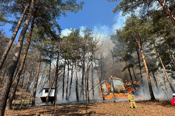 강원 양양군 현북면에서 발생한 산불. 강원도 제공