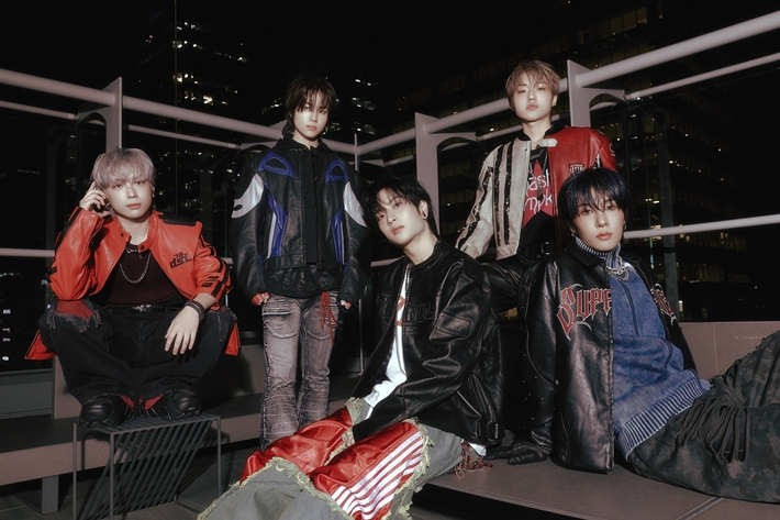 밴드 캐치더영은 지난달 19일 첫 정규앨범 '이볼브'를 발매했. 에버모어엔터테인먼트 제공