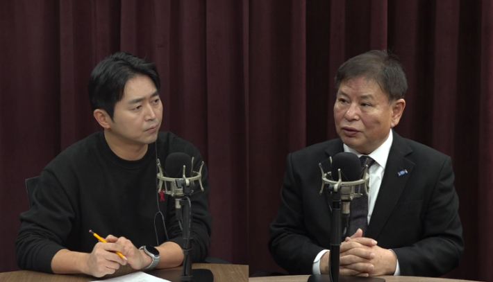 지난 13일 전북CBS 유튜브 채널 '츈뉴스' 인터뷰에 출연한 정도상 조국혁신당 전북도당위원장이 여권 내 합당 무산 배후를 지목하며 작심 발언을 이어가고 있다. 유튜브 '츈뉴스' 캡처