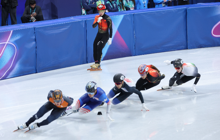 준준결승 탈락한 린샤오쥔. 연합뉴스