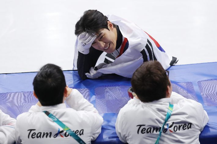 미소짓는 황대헌. 연합뉴스