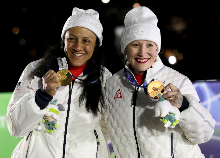 엘라나 마이어스 테일러(왼쪽)와 카일리 험프리스. 연합뉴스