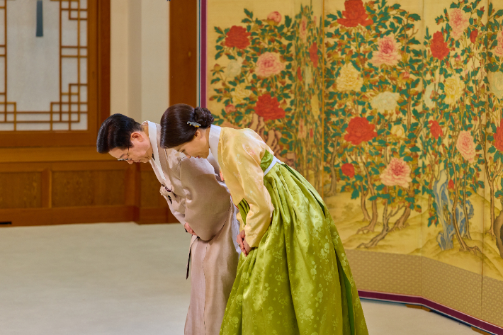 2026년 새해 인사하는 이재명 대통령과 김혜경 여사. 청와대 제공