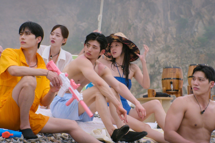 '솔로지옥5' 제작진은 매 시즌 연출을 거듭하며 체감한 변화된 트렌드에 대해서도 언급했다. 김재원 PD는 "요즘 친구들은 정말 답답한 걸 싫어하는 걸 같다"며 "예전보다 더 솔직해졌다"고 밝혔다. 넷플릭스 제공