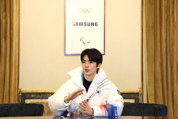 인터뷰 하는 차준환. 삼성전자 제공