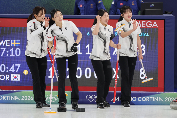여자 컬링 '준결승이 보인다'. 연합뉴스