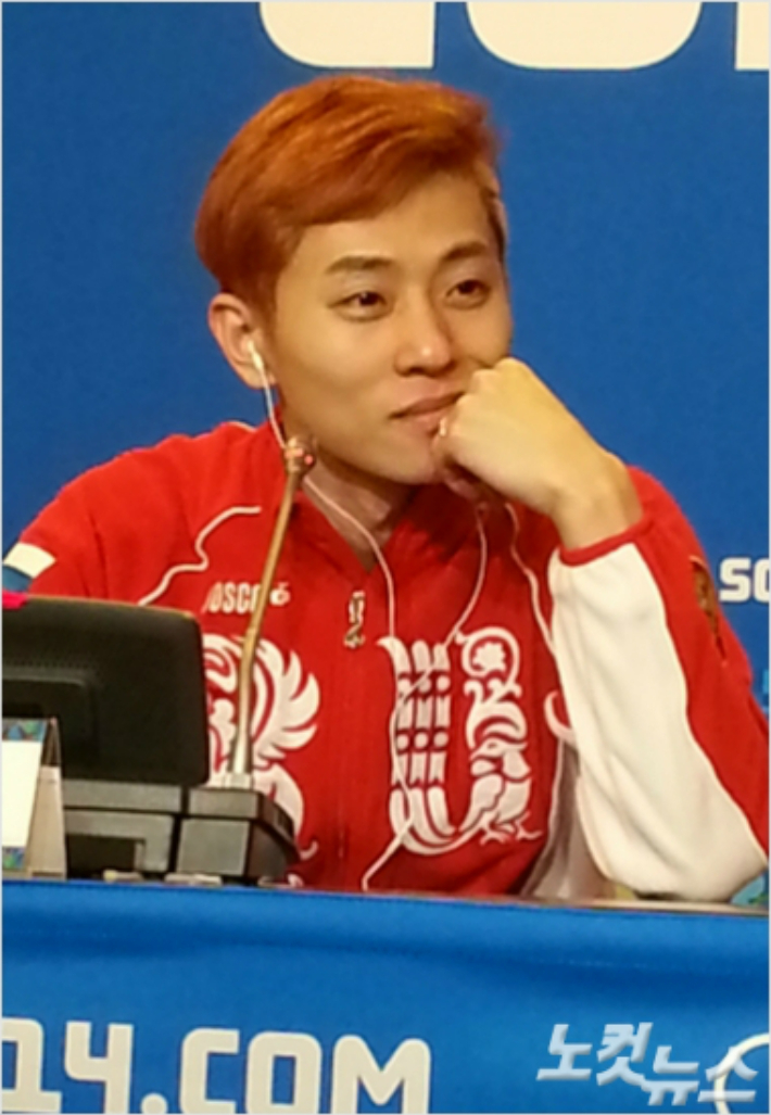 2014년 소치올림픽 당시 기자 회견에 나선 빅토르 안. 노컷뉴스