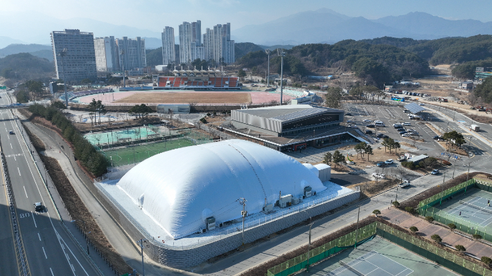 양양 족구장 에어돔. 양양군 제공