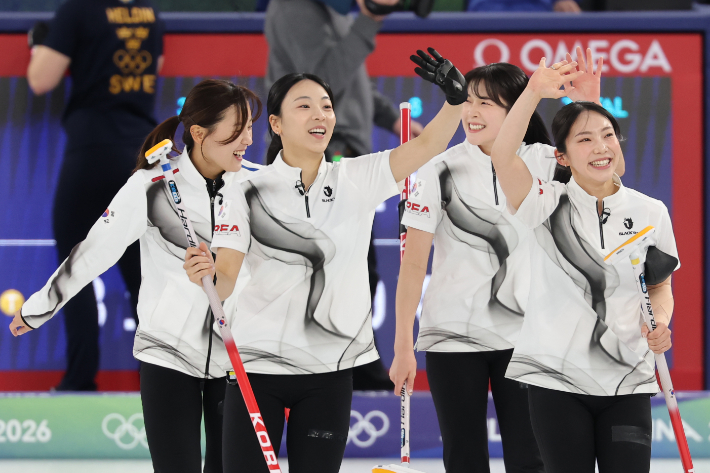 여자 컬링 '5G'. 연합뉴스