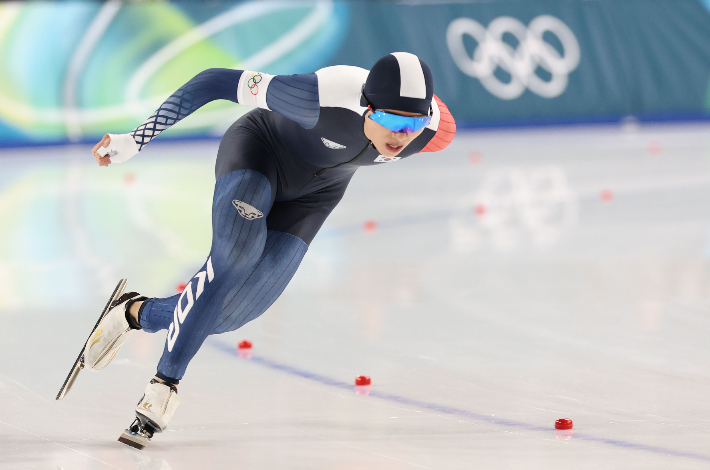 1500m 질주하는 정재원.연합뉴스