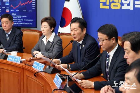 더불어민주당 정청래 대표가 20일 서울 여의도 국회에서 열린 최고위원회의에서 발언을 하고 있다.