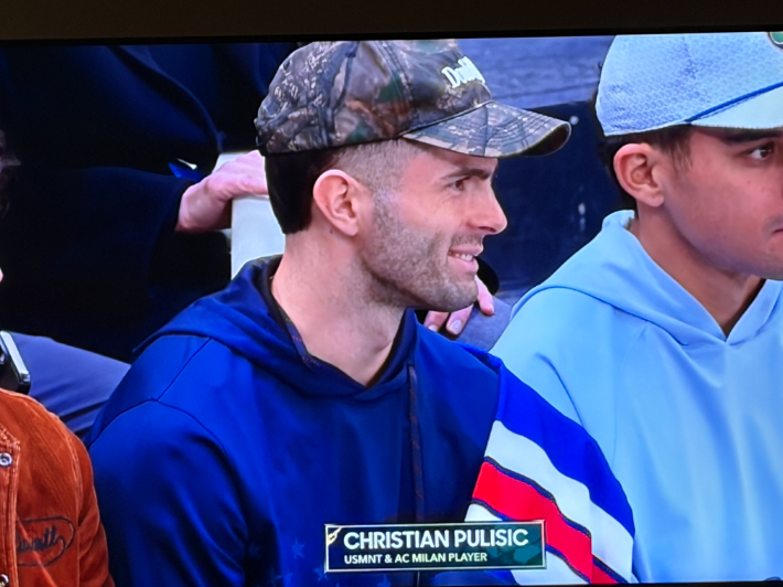 미국과 독일의 아이스하키 경기장에 등장한 풀리식. X 캡처