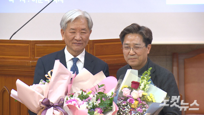 평통연대 강경민 신임 이사장(왼쪽)과 정종훈 신임 상임대표(오른쪽). 정선택 영상기자