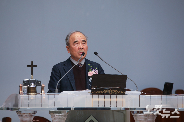 신임 회장 김남기 장로가 정기총회에서 취임 인사를 전하고 있다. 최화랑 기자