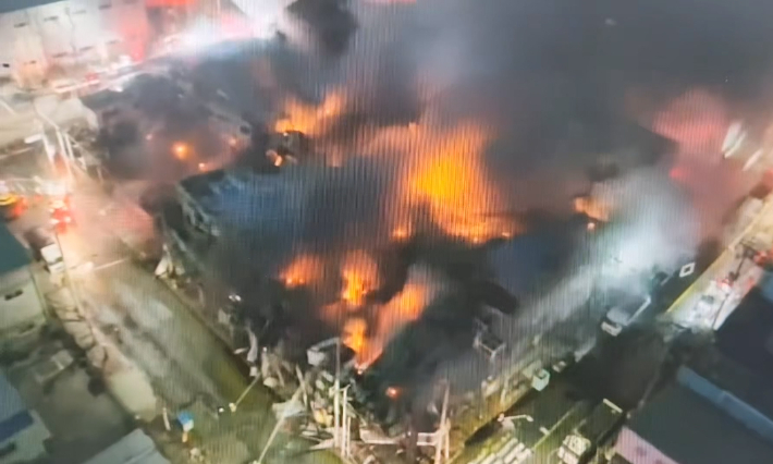 22일 부산 강서구 공장 화재 현장. 부산소방재난본부 제공