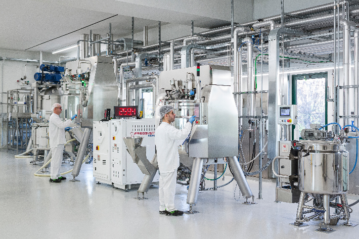 이탈리아 브레시아에 위치한 케미노바 공장 내부 모습. 코스맥스 제공