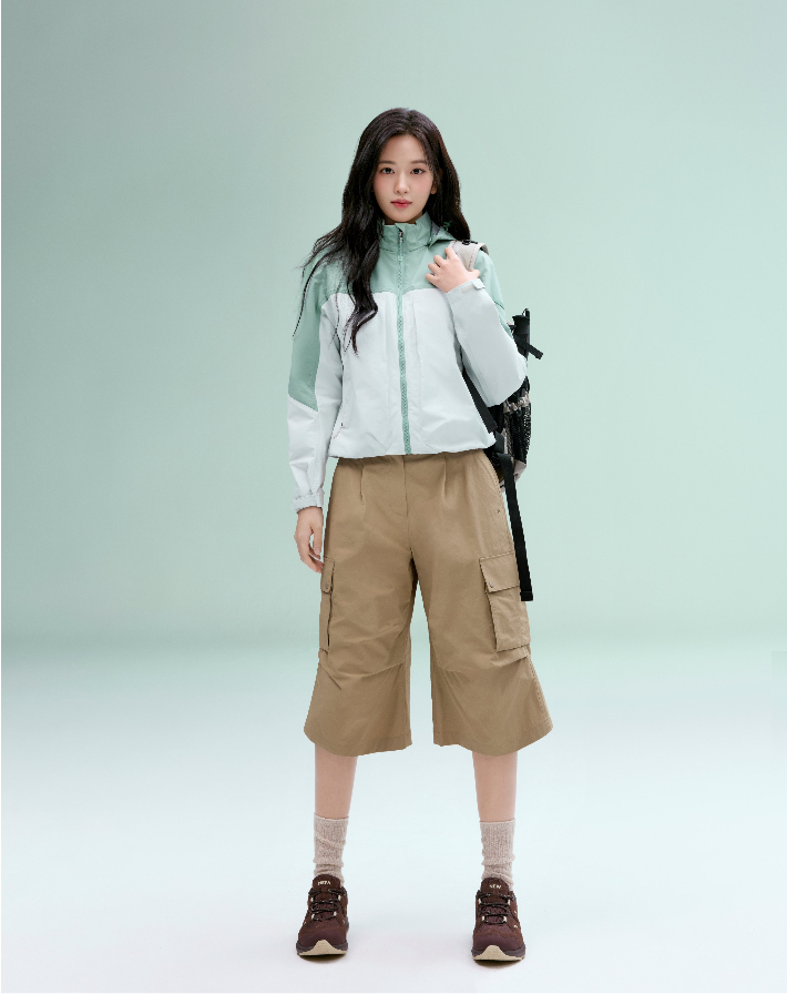 네파 26SS 마운틴 웨어 화보 모델 안유진. 네파 제공