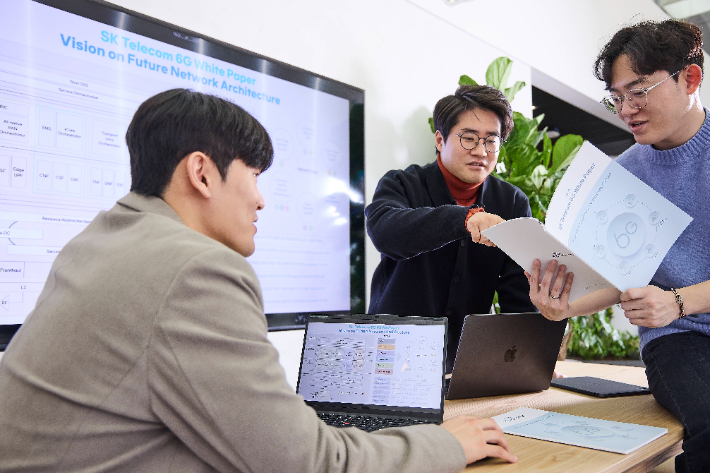 SKT, 세번째 6G 백서 'ATHENA' 발간. SK텔레콤 제공