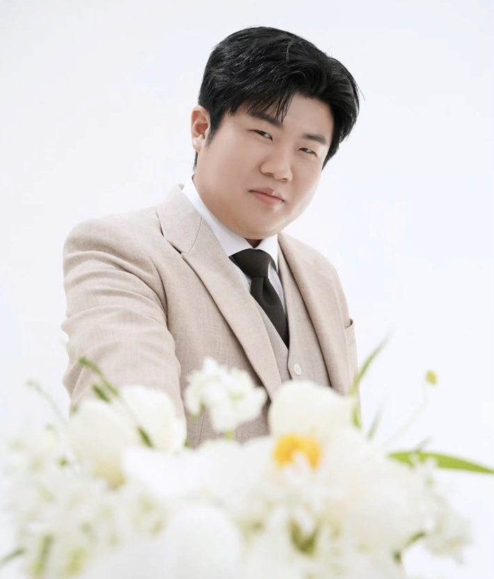 뷰티풀 너드 전경민이 22일 결혼을 발표했다. 전경민 인스타그램